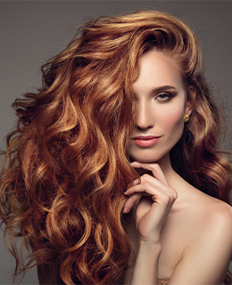 haar model rood naturel gekruld venitiaans blond